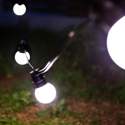 Lichterkette 10M mit 20 LED-Lampen, E27, 2.4W, Kunststoff, Schwarzes Kabel, Verbindbar 200M, für Außen