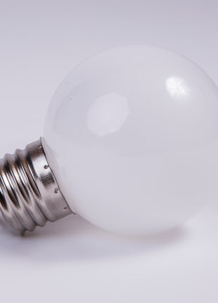 Lichterkette 5M mit 10 Mattweiß Lampen-LEDs, E27 2.4W, Weißes Kabel, Warm Licht, Verbindbar 300M, für Außen