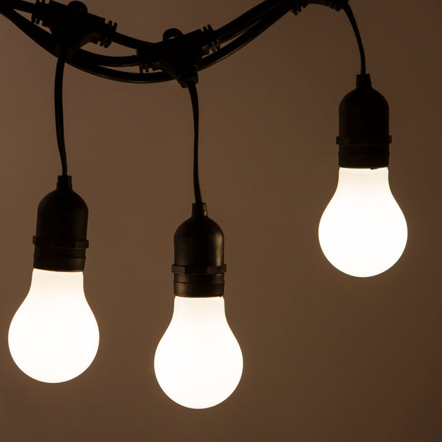 Lichterkette mit Pendel 10M mit 20 Mattweiß LED-Birnen, E27, 4W, Glas, Dimmbar, Schwarzes Kabel, Verbindbar 120M, für Außen