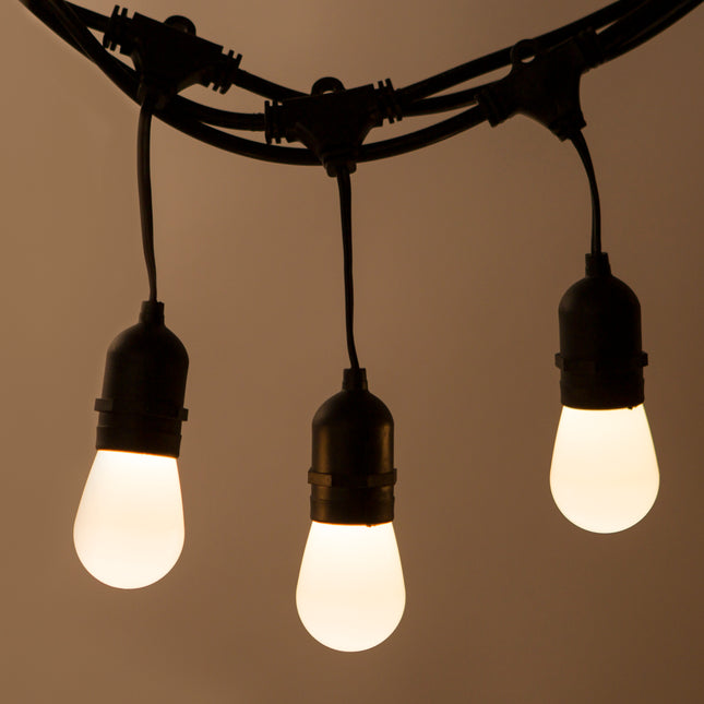 Lichterkette mit Pendel 10M mit 20 Mattweiß Birnen-LEDs, E27 1W, Dimmbar, Schwarzes Kabel, Warm Licht, Verbindbar 500M, für Außen