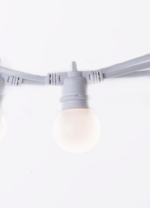 Lichterkette 5M mit 10 Mattweiß Lampen-LEDs, E27 2.4W, Weißes Kabel, Warm Licht, Verbindbar 300M, für Außen