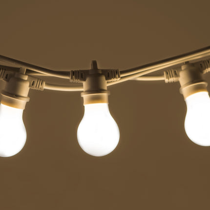 Lichterkette 5M mit 10 Mattweiß LED-Birnen A60, E27, 3W, Kunststoff, Dimmbar, Weißes Kabel, Verbindbar 330M, für Außen