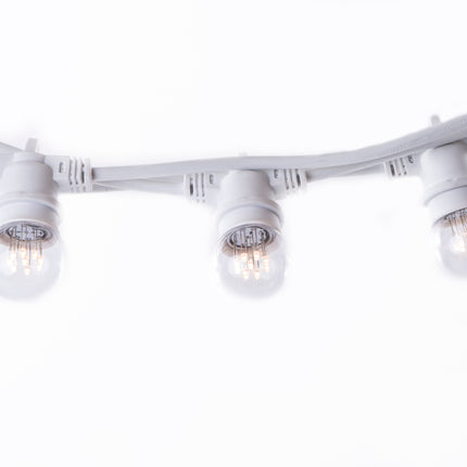Lichterkette 5M mit 10 Lampen mit 9 LEDs, E27 1W, Dimmbar, Weißes Kabel, Warm Licht, Verbindbar 1000M, für Außen