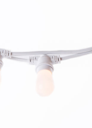 Lichterkette 5M mit 10 Mattweiß LED-Birnen, E27, 1W, Kunststoff, Dimmbar, Weißes Kabel, Verbindbar 1000M, für Außen