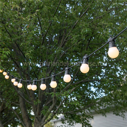Lichterkette zu vermieten 10M mit 20 Matt Glühlampen-LEDs, Schwarzes Kabel, Warm Licht, Verbindbar 50M, für Außen