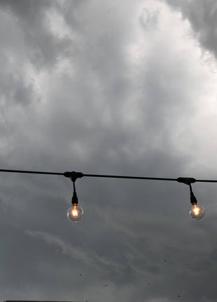 Lichterkette mit Pendel 10M mit 25 Glühlampen E12 7W, Dimmbar, Schwarzes Kabel, Warm Licht, Verbindbar 40M, für Außen