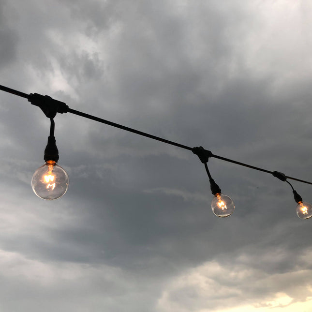 Lichterkette mit Pendel 10M mit 20 + 5 Glühlampen E12 7W, Dimmbar, Schwarzes Kabel, Warm Licht, Verbindbar 50M, für Außen