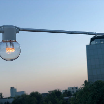 Lichterkette 5M mit 10 Speziellen Lampen-LEDs, Weißes Kabel, Warm Licht, Verbindbar 1000M, für Außen