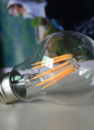 Leuchtmittel mit 8 LEDs Filament A60, E27, 8W, Glas, Warm Licht, für Außen