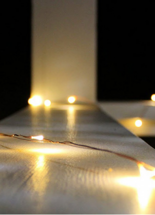 Silberdraht Lichterkette 5M mit 50 Mini-LEDs, 10 Haken und Batteriebetrieb