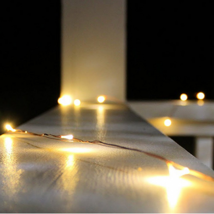 Silberdraht Lichterkette 5M mit 50 Mini-LEDs, 10 Haken und Batteriebetrieb