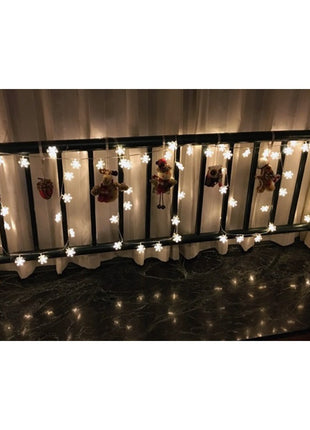 Dekorative Lichterkette 30M mit 300 Schneeflocken-LEDs, Durchsichtig Kabel, Strombetrieben, Warm Licht, Für Außen