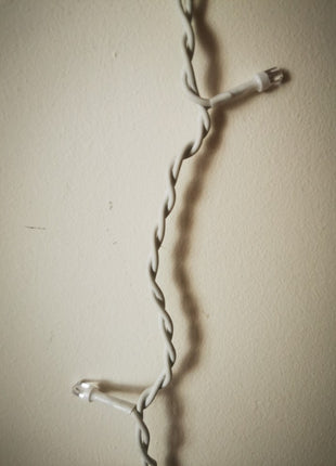 Eisregen Lichtervorhang 5,5M x 0,6M/ 0,8M/ 1M mit 360 LEDs, Weißes Kabel, 8 Programmen, Warm Licht, Verbindbar 22M, für Außen