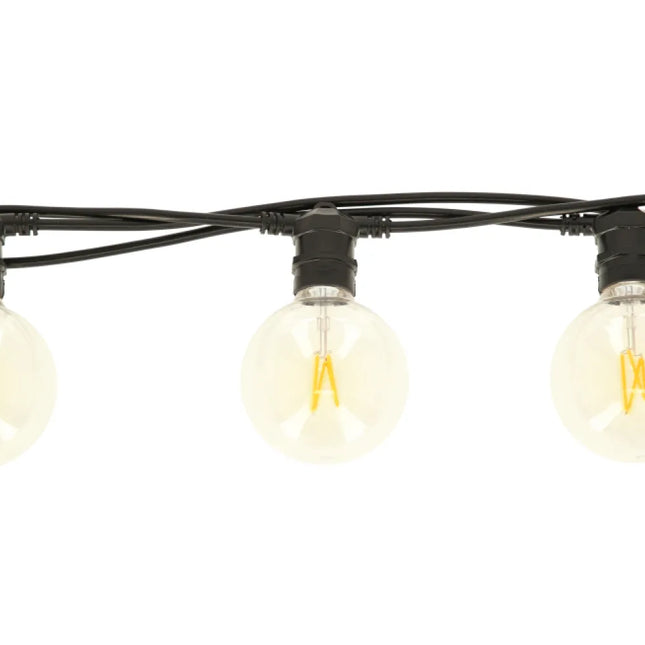 Außenlichterkette mit großen G95 LED-Globelampen und schwarzem Kabel