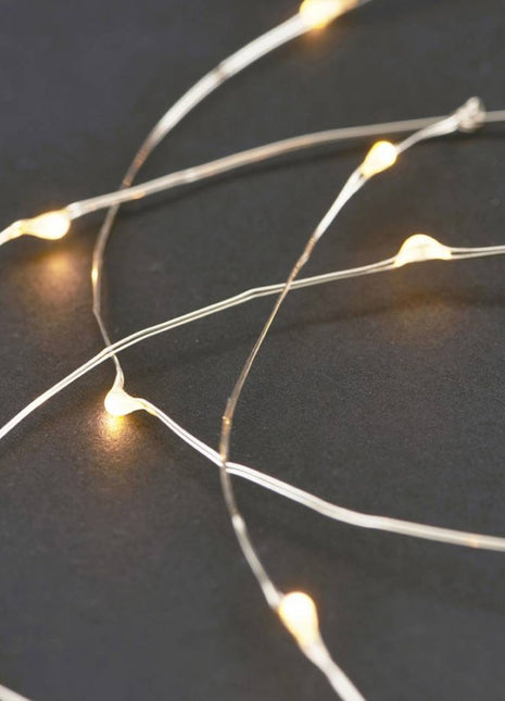 Silberdraht Lichterkette 5M mit 50 Mini-LEDs, 10 Haken und Batteriebetrieb