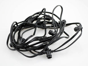 Kabel 5M mit 20 Fassungen E14S, Schwarzes Kabel, Verbindbar max. 900W, für Außen