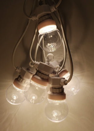 Lichterkette 5M mit 10 Klar LED-Lampen, Weißes Kabel, Natürliche Licht, Verbindbar 30M, für Außen