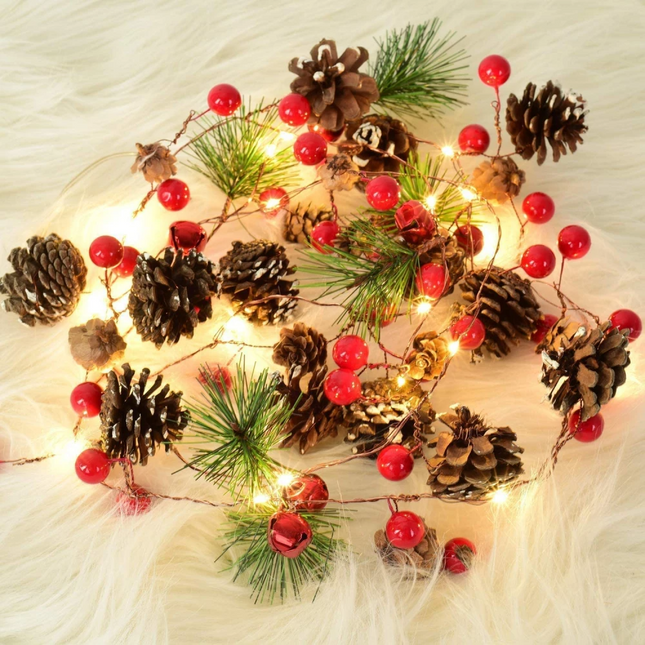 Lichterkette 2M mit 20 LEDs, mit roten Beeren, 6 Kugeln und Tannenzapfen, Warm Licht, Batteriebetrieben