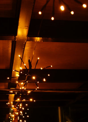 Lichtervorhang 2M mit 100 Mini-LEDs Feuerwerk, Schwarzes Kabel, Warm Licht, für Außen