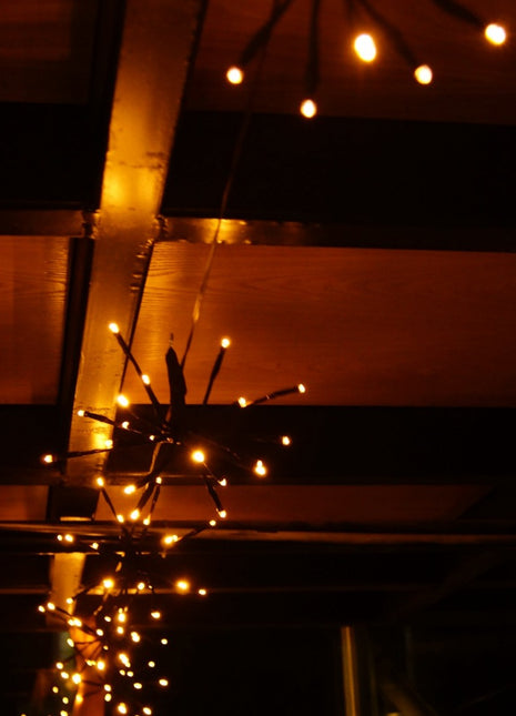 Lichtervorhang 2M mit 100 Mini-LEDs Feuerwerk, Schwarzes Kabel, Warm Licht, für Außen