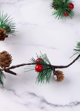 Lichterkette 2M mit 20 LEDs mit kleinen roten Beeren, Glocken und Tannenzapfen, Warm Licht, Batteriebetrieben