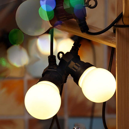 Lichterkette 15M mit 30 Matt LED-Lampen, mit Zeitschalter, Natürliches Licht, Verbindbar 30M, für Außen