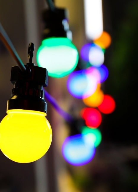 Lichterkette 5M mit 10 Mehrfarbige LED-Lampen, Schwarzes Kabel, Warm Licht, Verbindbar 30M, für Außen