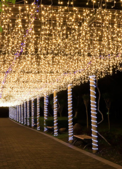 Lichtervorhang 10M x 0,6M mit 300 LEDs, Weißes Kabel, Warm Licht, Verbindbar 50M, für Außen