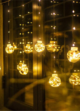 Lichtervorhang 3M mit 10 Kugel mit Weihnachtsmann, Silberkupfer Draht, Warm Licht, Verbindbar 15M, für Außen