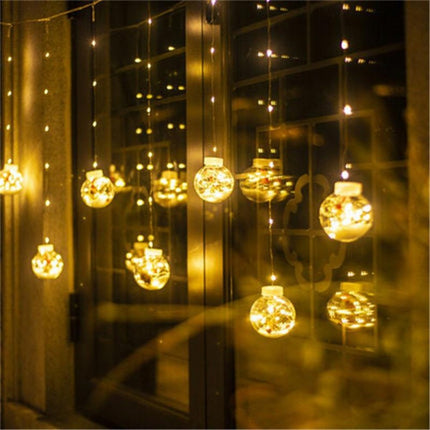Lichtervorhang 3M mit 10 Kugel mit Weihnachtsmann, Silberkupfer Draht, Warm Licht, Batteriebetrieben