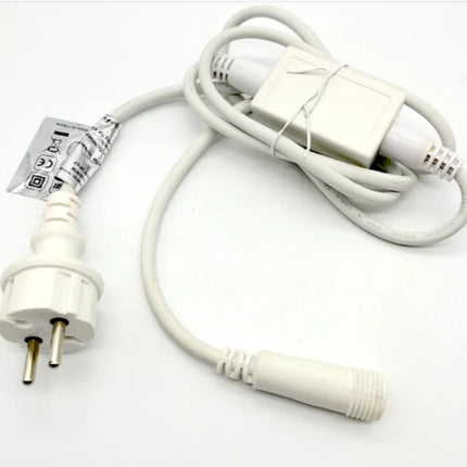 Weißes Netzkabel 1,5 m mit Stecker 230 V, max. 480 W, Schutzart IP67
