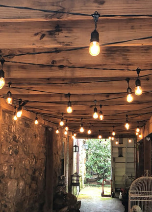 Lichterkette 15M mit 15 Pendel LED-Birnen, E27, 2W, Kunststoff, Dimmbar, Schwarzes Kabel, Verbindbar 500M, für Außen