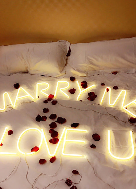 Beleuchtete Buchstaben Alphabet LED Neon, Kunststoff, mit Batterien und USB