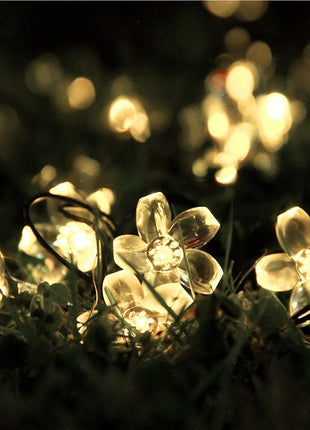 Solar Lichterkette 3M mit 20 Lotusblumen-LEDs, Dunkelgrün Kabel, Warm Licht, für Außen