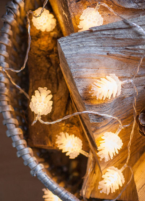 Dekorative Lichterkette 3,3M mit 20 Tannenzapfen mit LEDs, Warm Licht, Batteriebetrieben