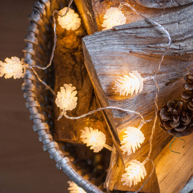 Dekorative Lichterkette 3,3M mit 20 Tannenzapfen mit LEDs, Warm Licht, Batteriebetrieben