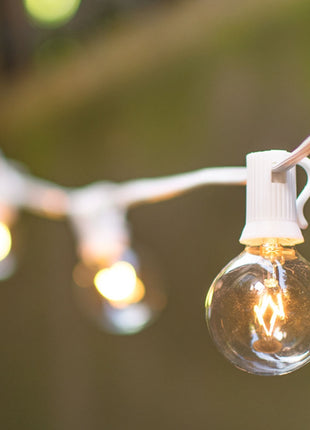 Kabel 7,5M mit 25 Fassung E12, Weißes Kabel, Verbindbar max. 700W, für Außen