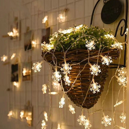 Dekorative Lichterkette 100M mit 800 Schneeflocken-LEDs, Durchsichtig Kabel, Strombetrieben, Warm Licht, Für Außen