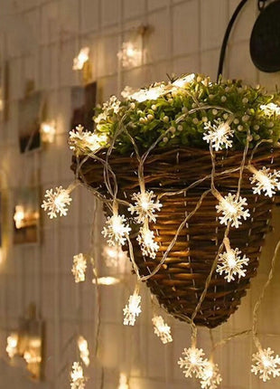 Dekorative Lichterkette 30M mit 300 Schneeflocken-LEDs, Durchsichtig Kabel, Strombetrieben, Warm Licht, Für Außen