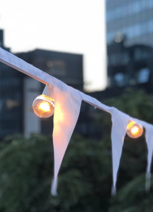 Lichterkette 5M mit 10 Speziellen Lampen-LEDs, Weißes Kabel, Warm Licht, Verbindbar 1000M, für Außen