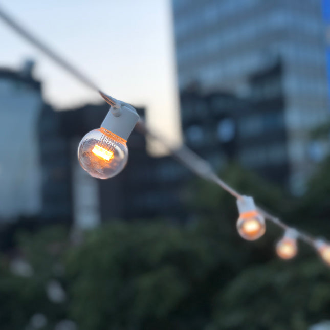Lichterkette 5M mit 10 Speziellen Lampen-LEDs, Weißes Kabel, Warm Licht, Verbindbar 1000M, für Außen