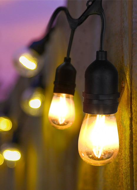 Lichterkette 15M mit 15 Pendel LED-Birnen, E27, 4W, Schwarzes Kabel, Verbindbar 150M, für Außen