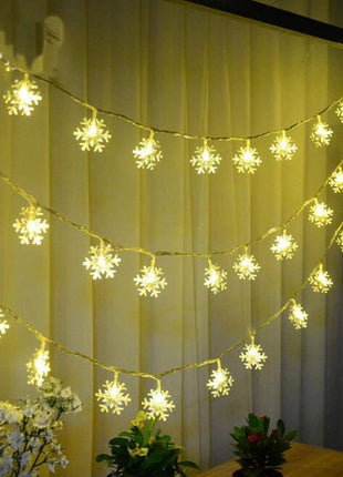 Dekorative Lichterkette 100M mit 800 Schneeflocken-LEDs, Durchsichtig Kabel, Strombetrieben, Warm Licht, Für Außen