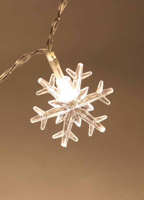 Dekorative Lichterkette 100M mit 800 Schneeflocken-LEDs, Durchsichtig Kabel, Strombetrieben, Warm Licht, Für Außen