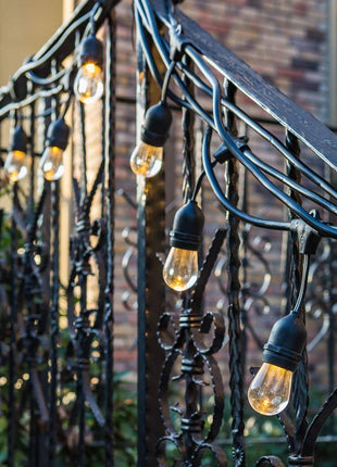 Lichterkette 10M mit 20 Pendel LED-Birnen, E27, 2W, Kunststoff, Dimmbar, Schwarzes Kabel, Verbindbar 250M, für Außen