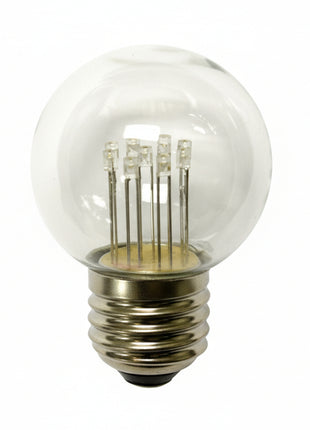Kompaktes LED-Leuchtmittel G45 mit klarer Glaskugel und E27-Fassung auf weißem Hintergrund