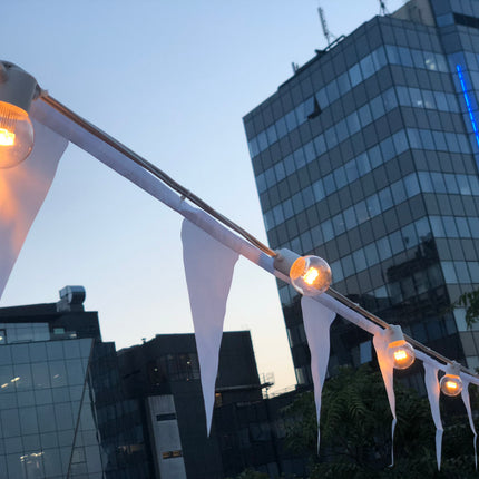Lichterkette 5M mit 10 Speziellen Lampen-LEDs, Weißes Kabel, Warm Licht, Verbindbar 1000M, für Außen