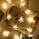 Dekorative Lichterkette 30M mit 300 Schneeflocken-LEDs, Durchsichtig Kabel, Strombetrieben, Warm Licht, Für Außen